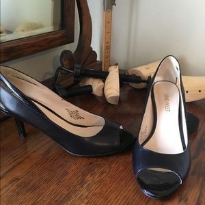 Nine West open toe black shoe